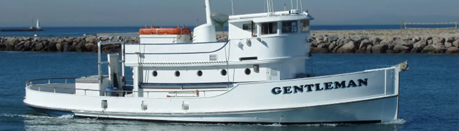 Gentleman sportfishing boat