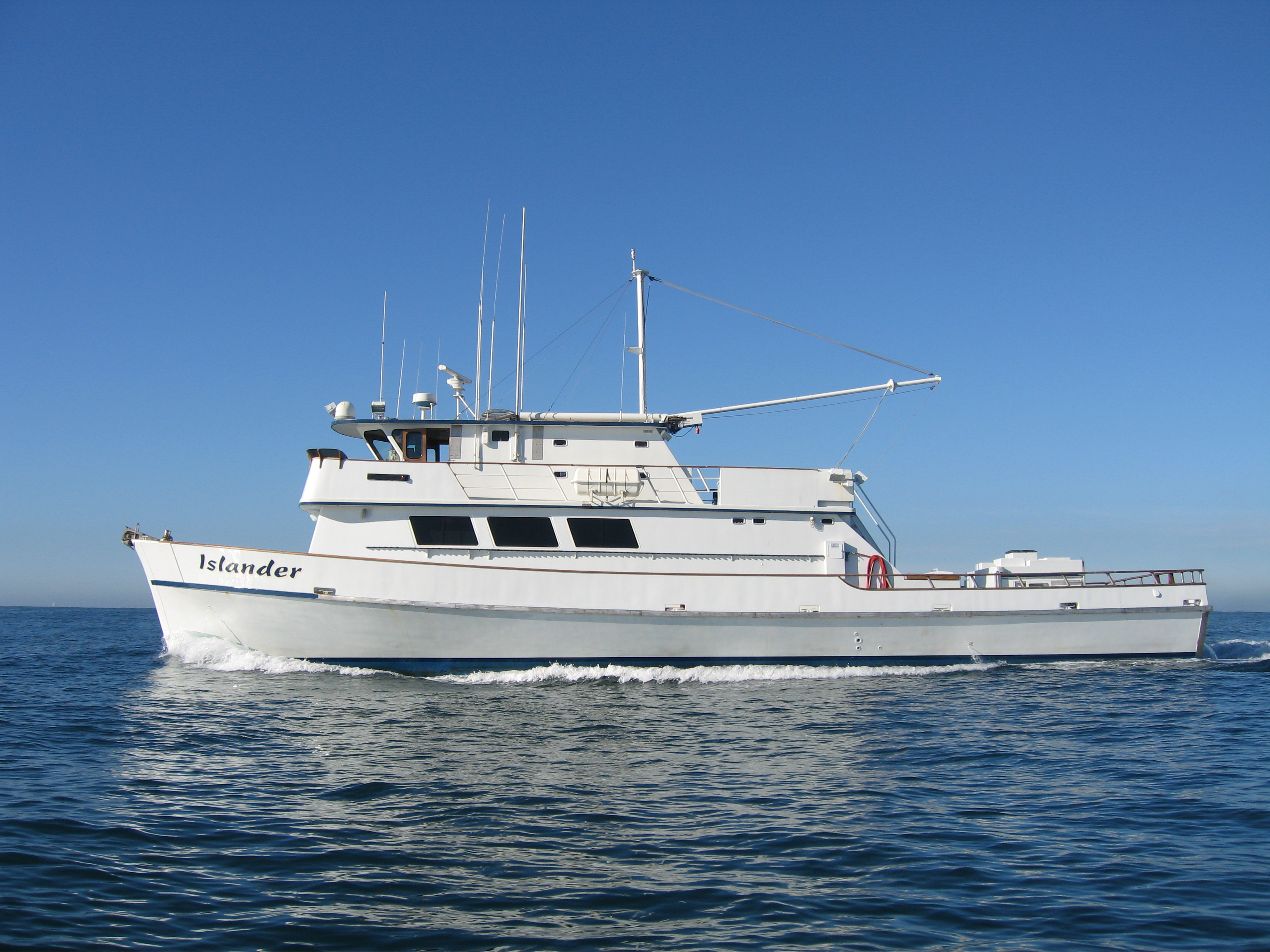 Islander sportfishing boat