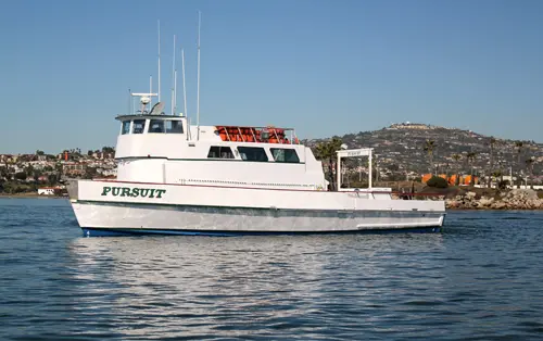 Pursuit sportfishing boat