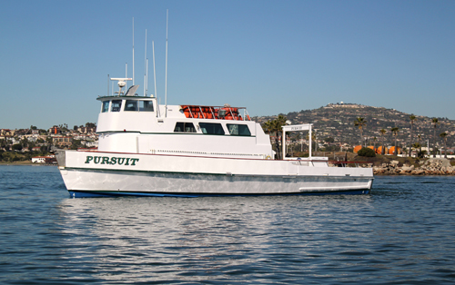 Pursuit sportfishing boat